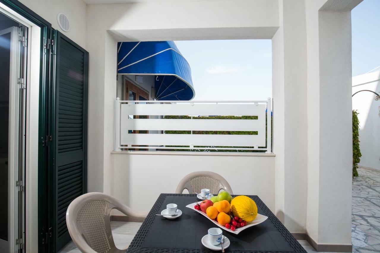 Svevo Sea House Aparthotel Весте Екстериор снимка
