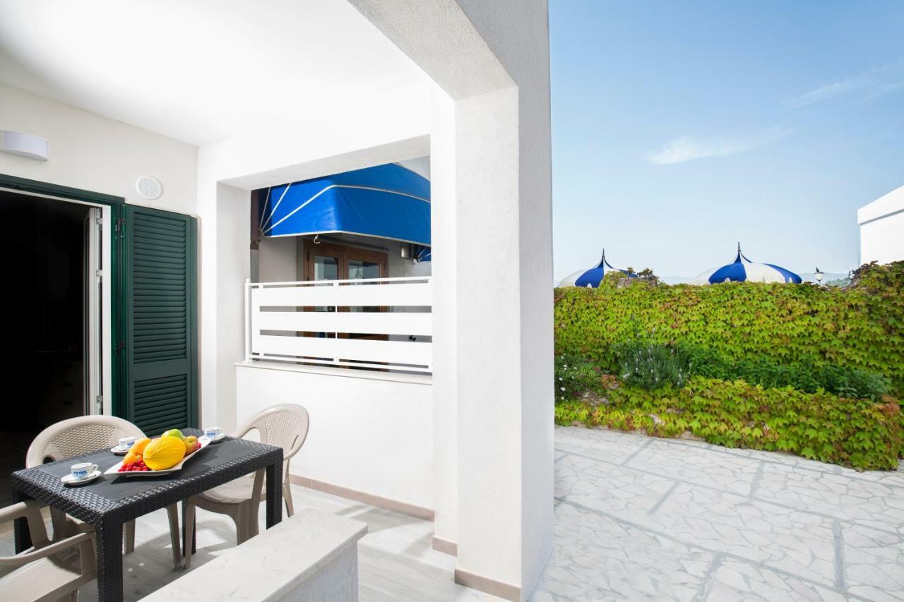 Svevo Sea House Aparthotel Весте Екстериор снимка