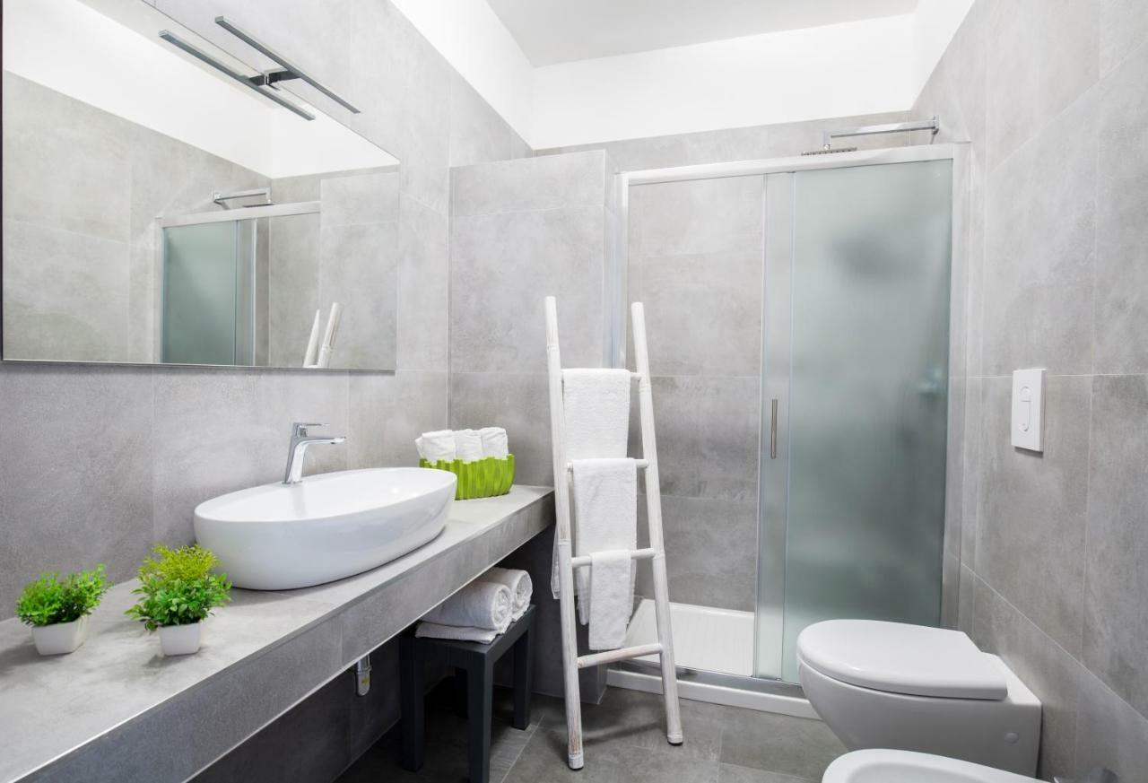 Svevo Sea House Aparthotel Весте Екстериор снимка