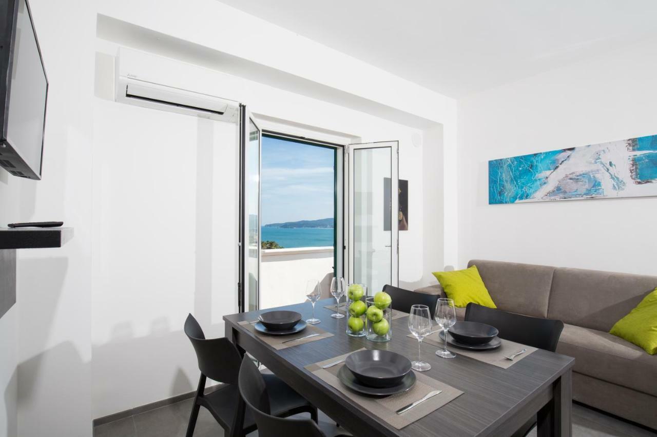 Svevo Sea House Aparthotel Весте Екстериор снимка