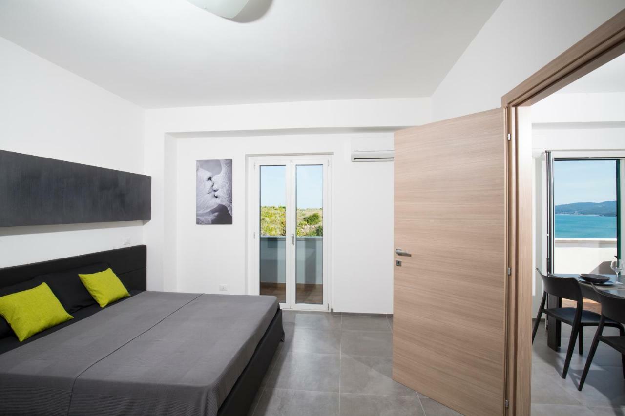 Svevo Sea House Aparthotel Весте Екстериор снимка