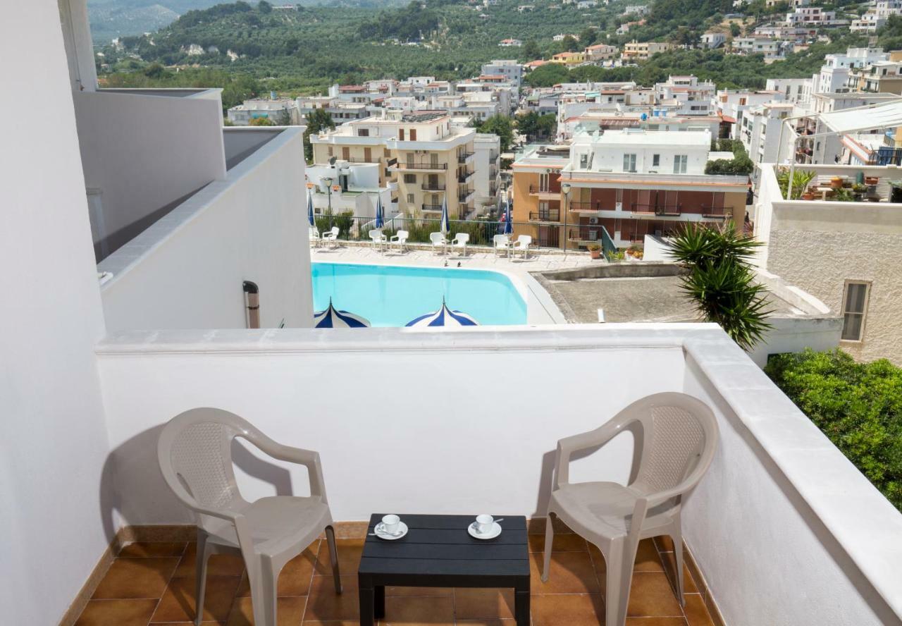 Svevo Sea House Aparthotel Весте Екстериор снимка