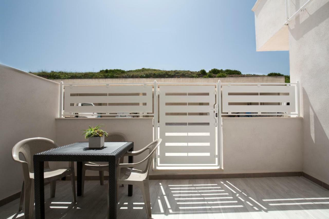 Svevo Sea House Aparthotel Весте Екстериор снимка