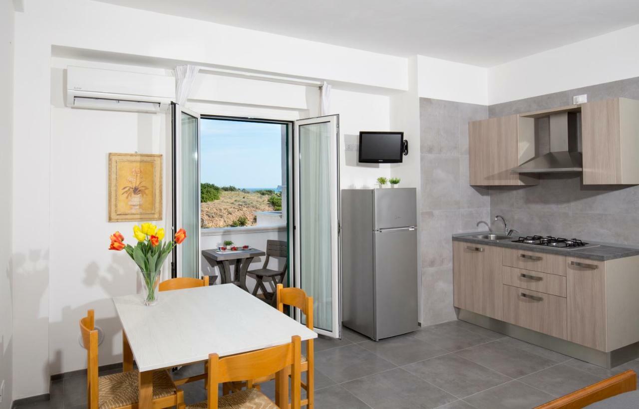 Svevo Sea House Aparthotel Весте Екстериор снимка