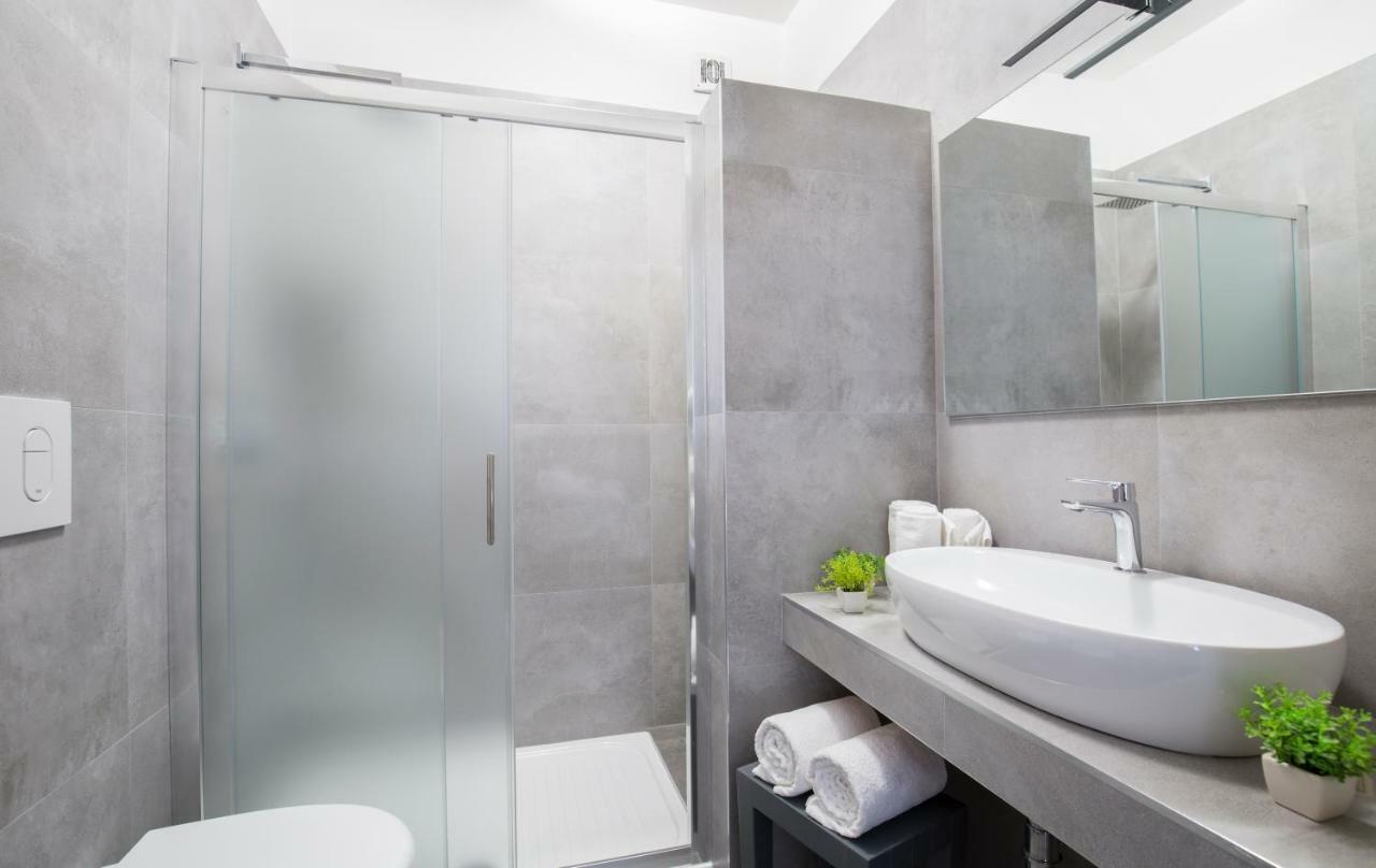 Svevo Sea House Aparthotel Весте Екстериор снимка